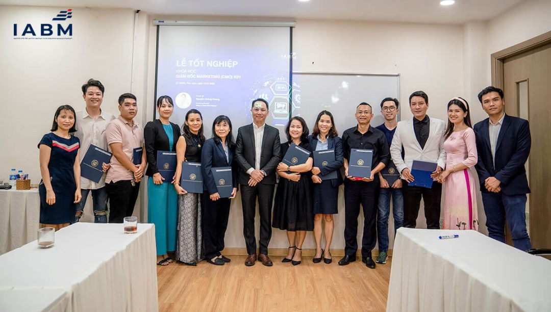 khoa-hoc-cmo-cua-iabm-to-chuc-le-tot-nghiep-va-trao-chung-chi-cho-hoc-vien