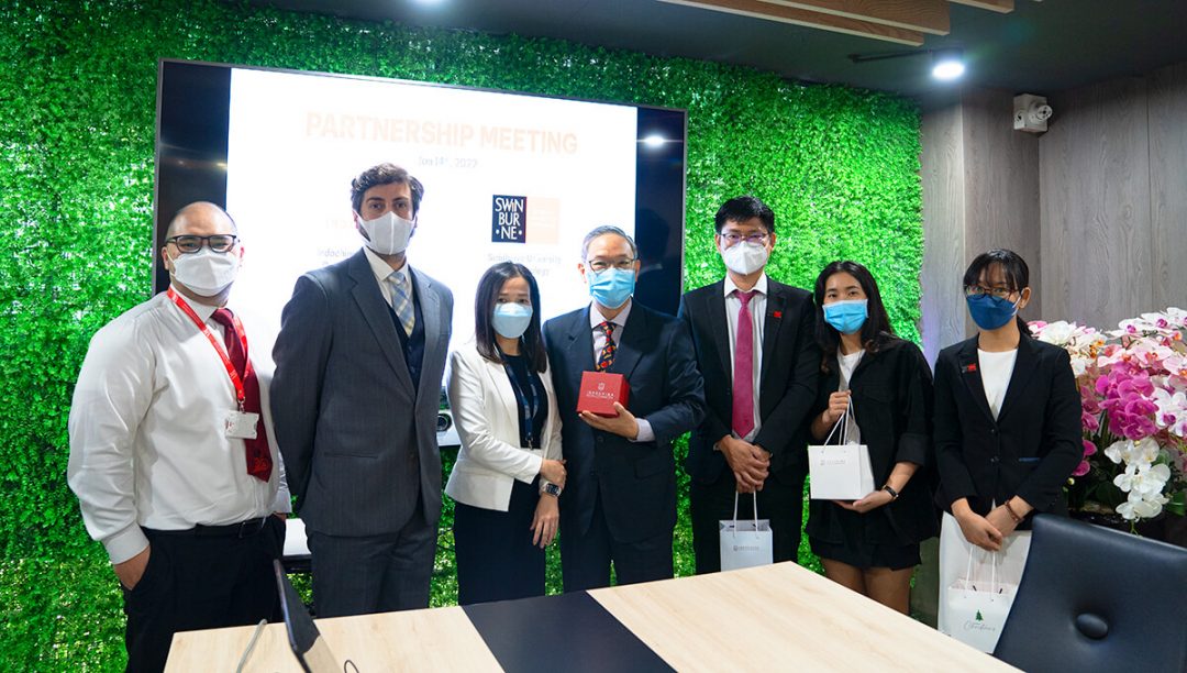 indochina-group-ky-ket-mou-cung-truong-swinburne-viet-nam