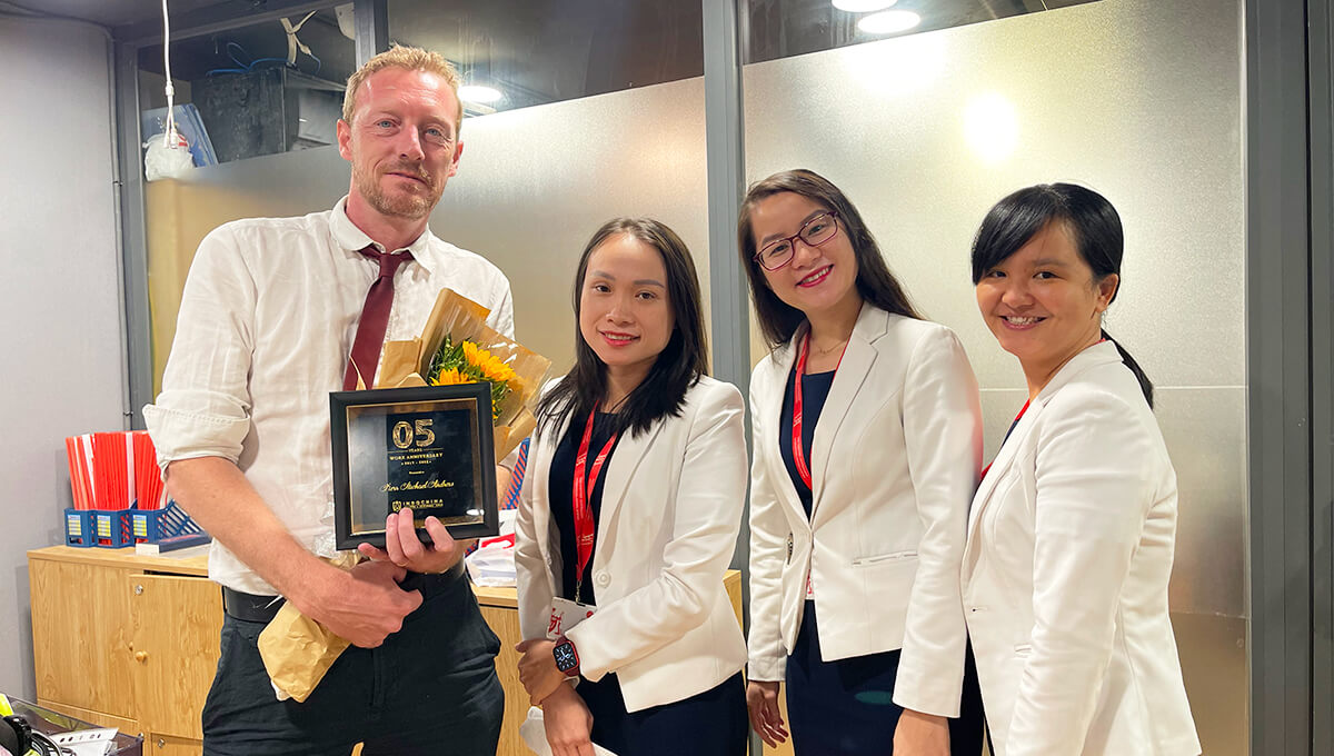 its-okay-to-make-mistakes-nguyen-tac-giang-day-hien-dai-va-nhan-van-cua-thay-kerr-michael-andrew