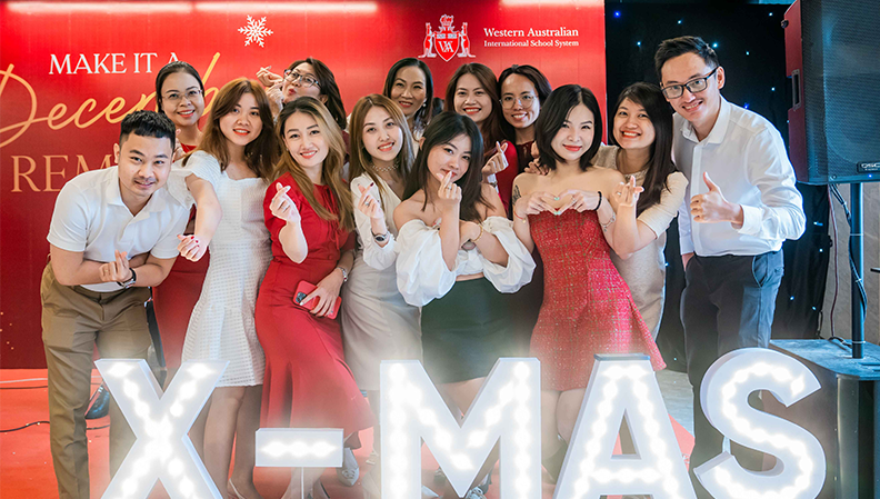 bua-tiec-mung-giang-sinh-nam-moi-am-cung-tai-indochina-group