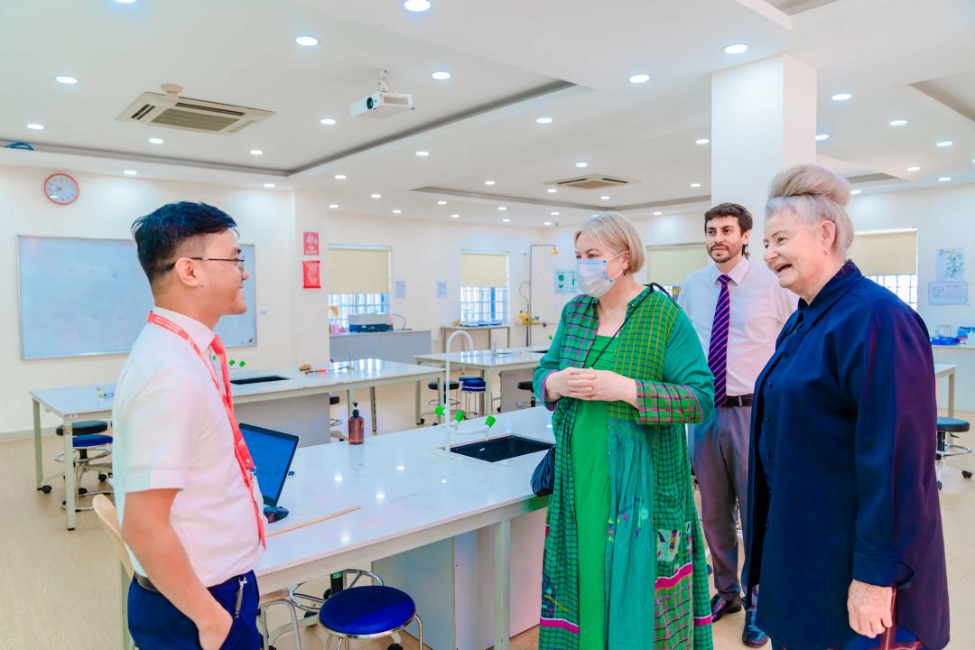 wass-chao-don-hoi-dong-hoc-thuat-bang-tay-uc-scsa