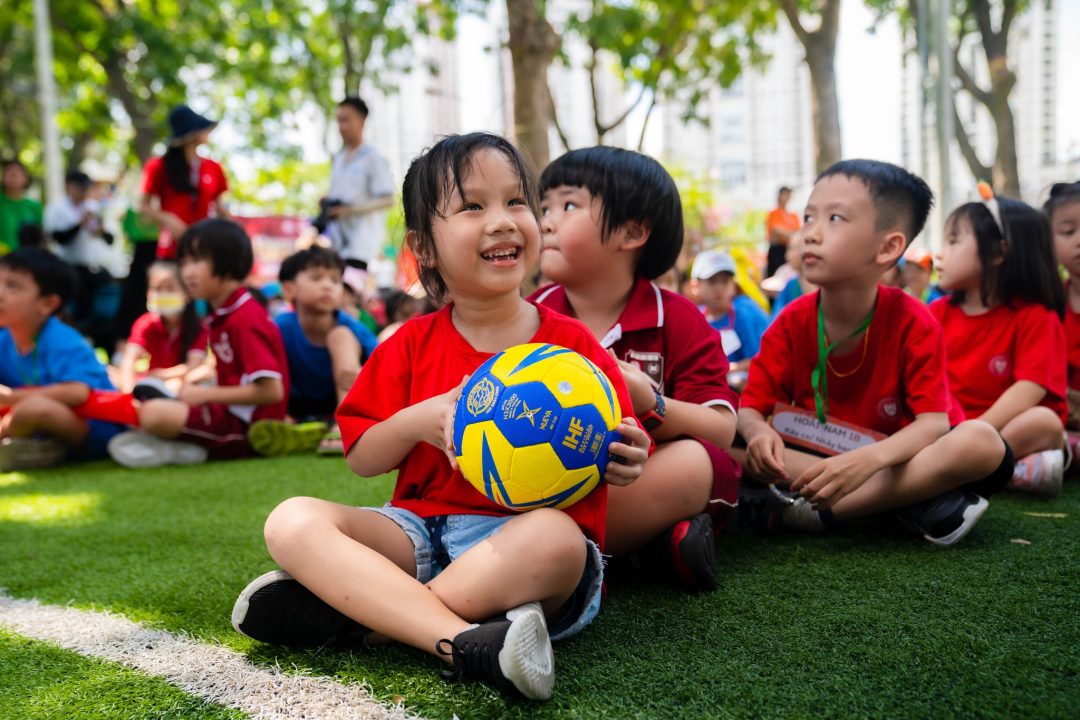 siss-khuay-dong-thang-11-voi-house-sports-day