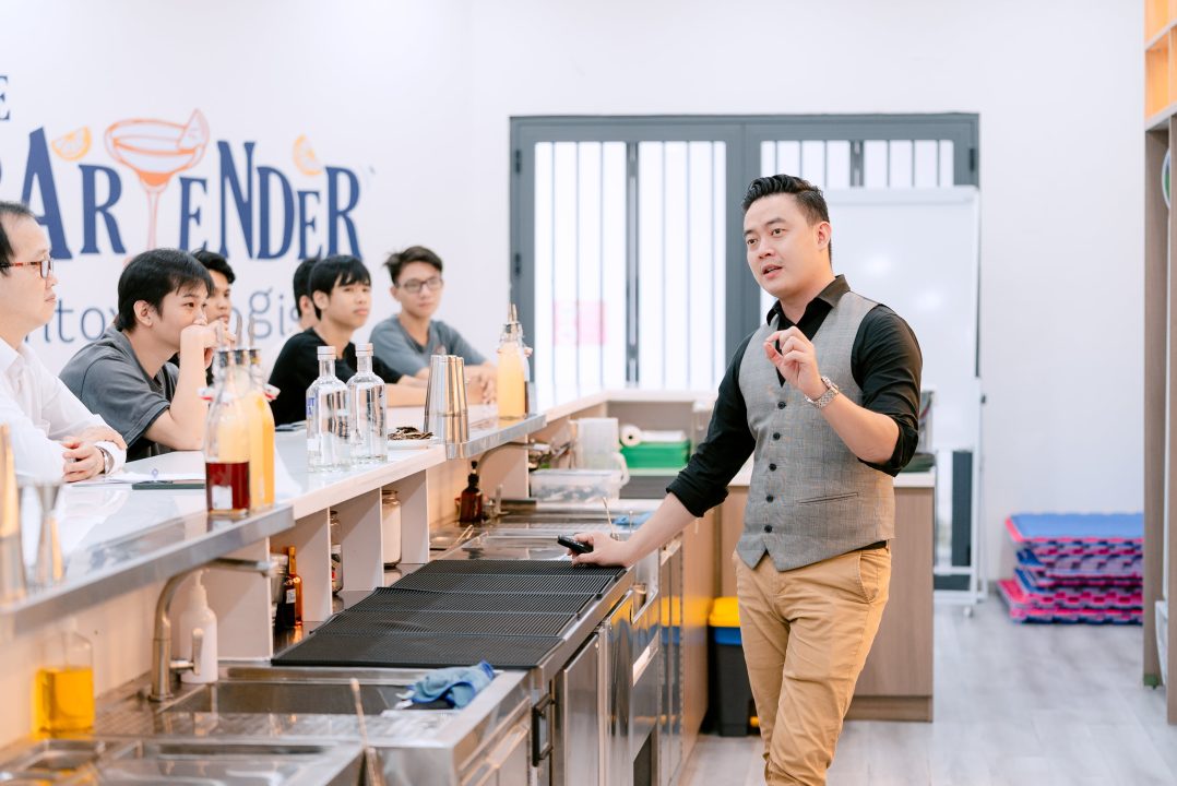 crafting-signature-cocktail-workshop-mo-ra-khong-gian-ket-noi-nhung-nguoi-thuong-ruou