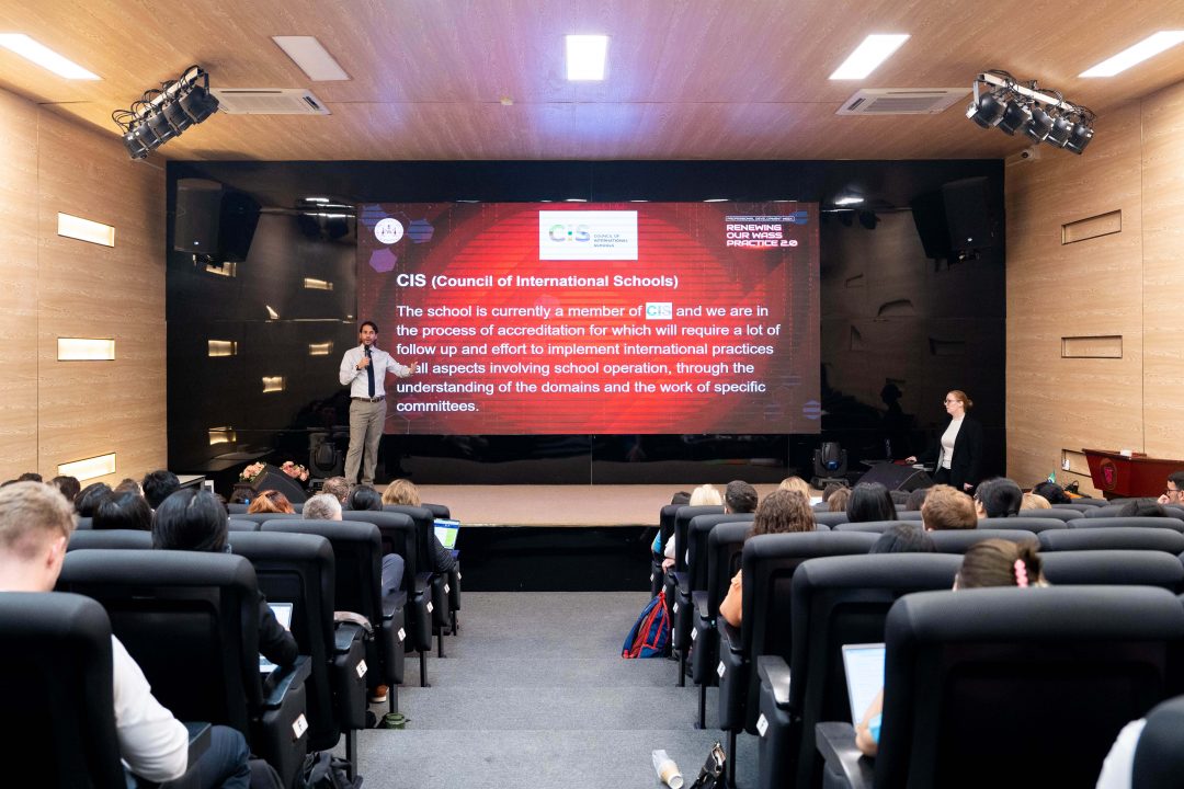 rt-holdings-held-the-professional-development-training-week-for-teachers-at-the-beginning-of-the-academic-year-2024-2025