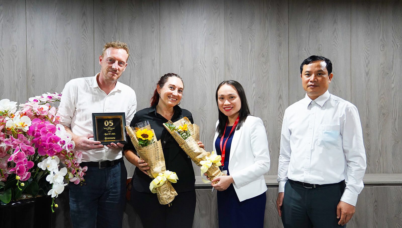 tri-an-nhan-vien-va-tham-nien-thang-12-2022